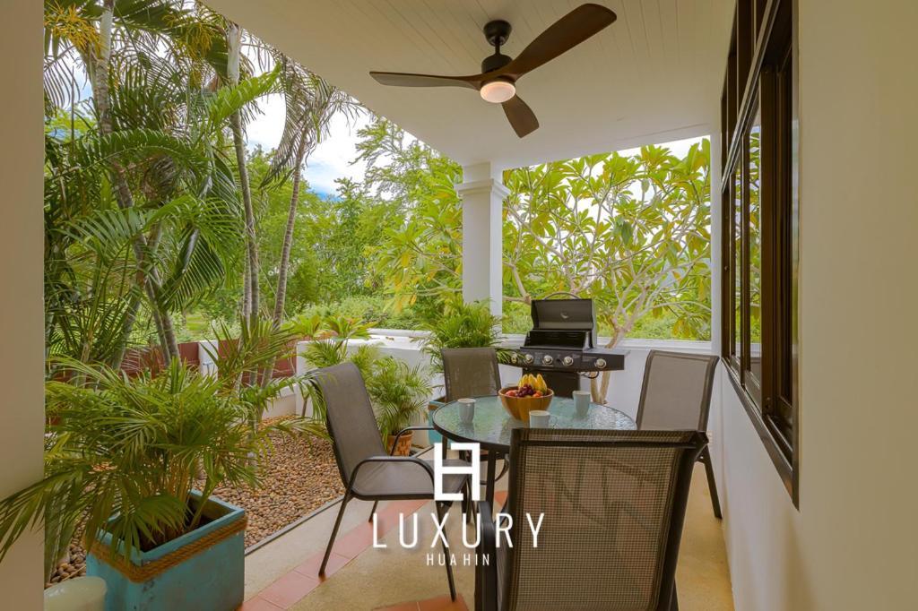 Modern Pool Villa, 4 Bedroom Close To - Hv Pousada HHQ
