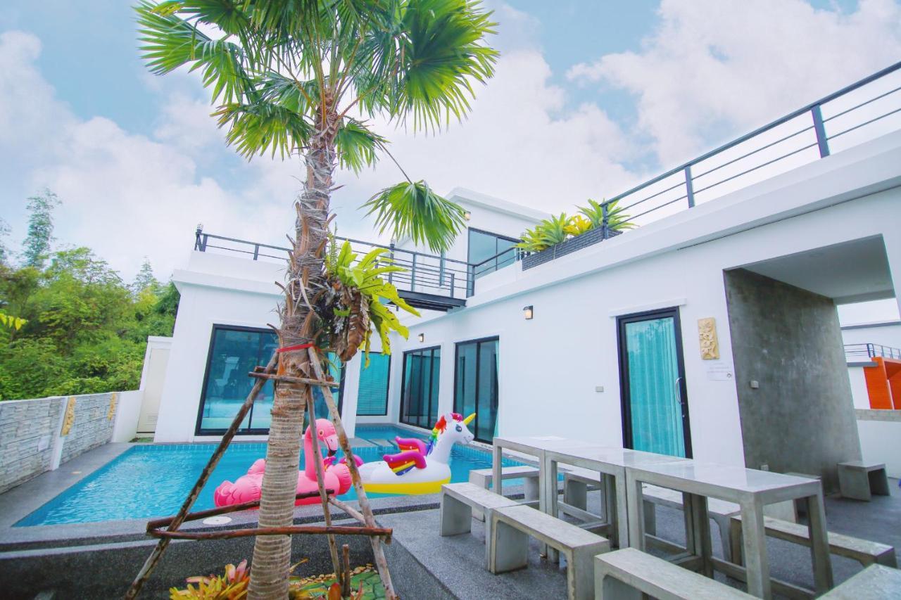 Villa Spring Vintage Pool