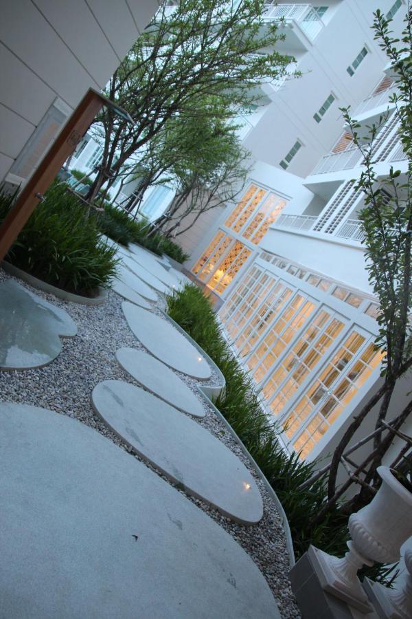 Apartment Summer By Sirirat