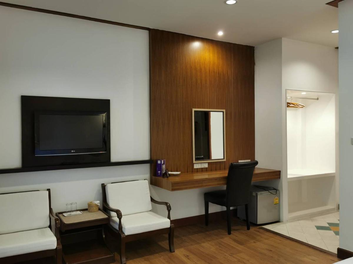 Hotel Baanbusarin 2*