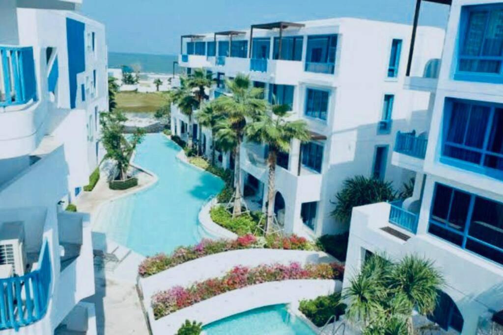 2 Brs Beachfront *