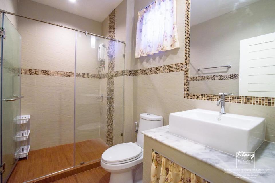 Holiday home บ้านพูลแอคเซส 4 ห้องนอน จัดปาร์ตี้ คาราโอเกะ โต๊ะพูล พัก 8-20 คน *