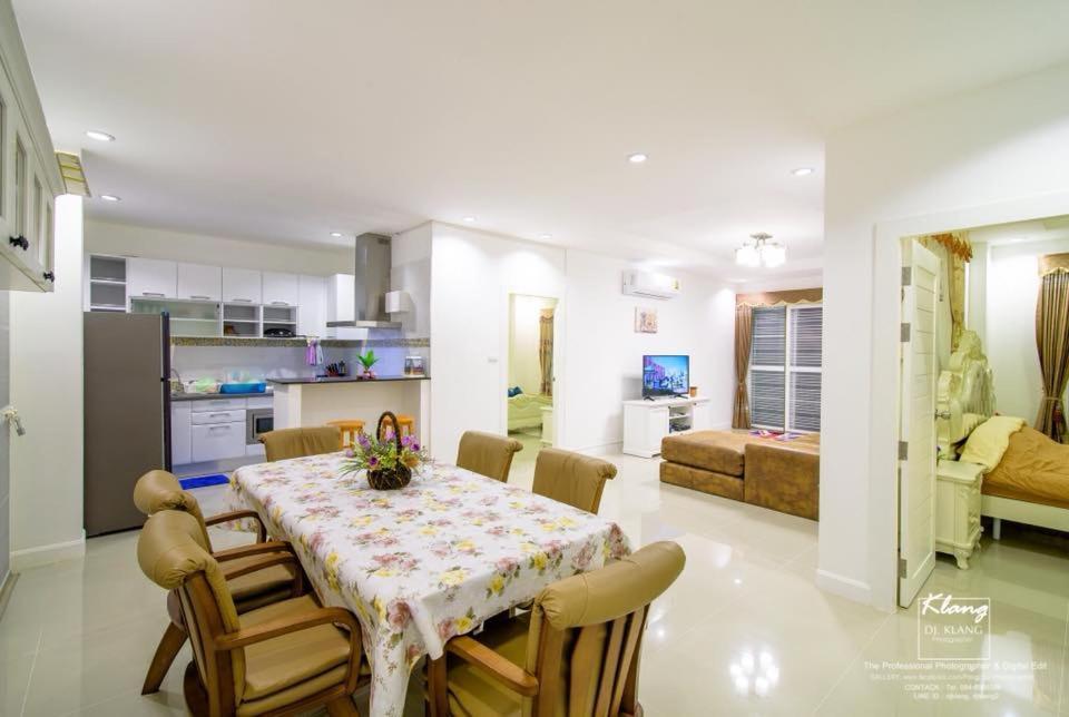 Ponly Pool 4 Bedroom With Bbq Facilities & Karaoke For 8-25 Pax Vila Hua Hin