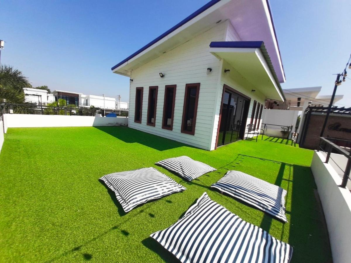 Holiday home บ้านพูลแอคเซส 4 ห้องนอน จัดปาร์ตี้ คาราโอเกะ โต๊ะพูล พัก 8-20 คน