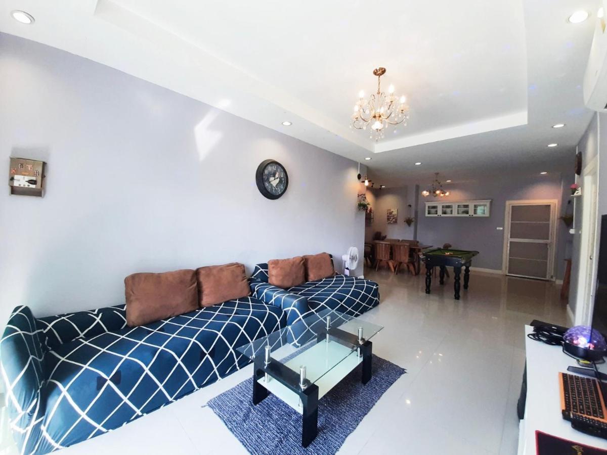 Ponly Pool 4 Bedroom With Bbq Facilities & Karaoke For 8-25 Pax Vila *