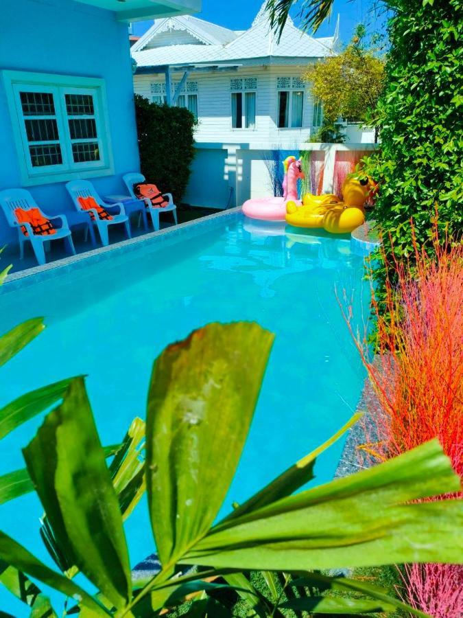 Deep Blue Pool Villa
