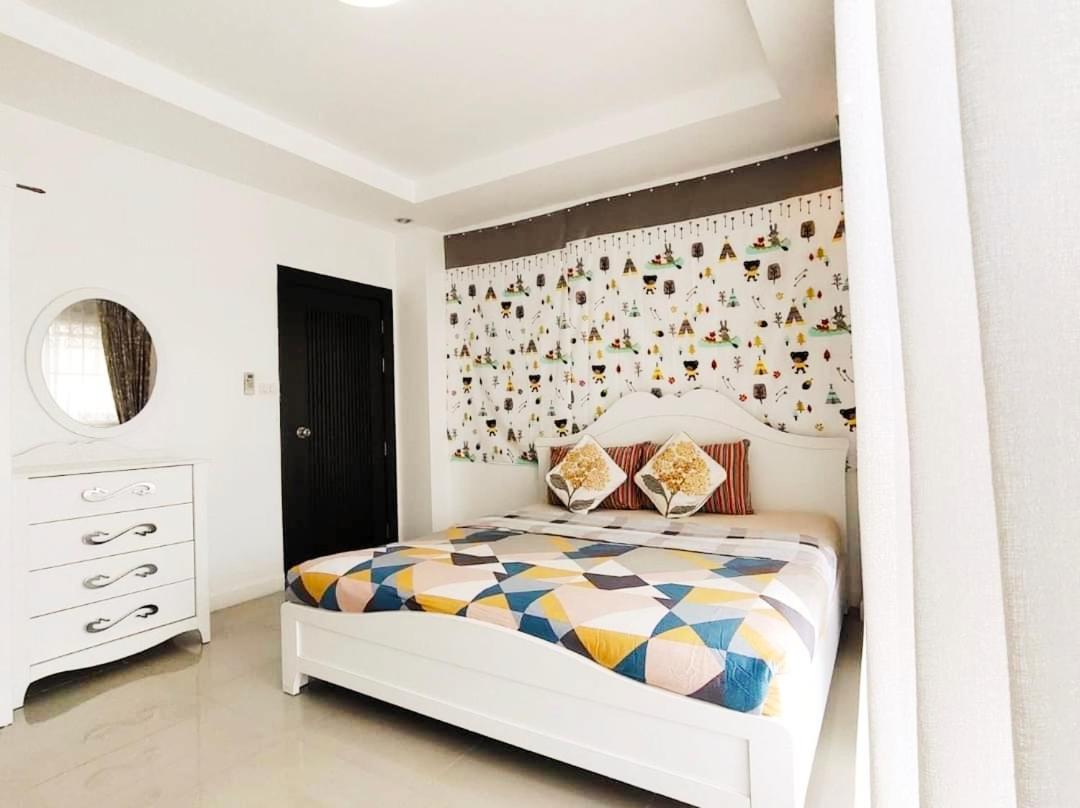 Villa บ้านแฟมิลี่ ปาร์ตี้ พูลวิลล่า ใกล้เซเว่น 3ห้องนอน รองรับ 6-15 คน