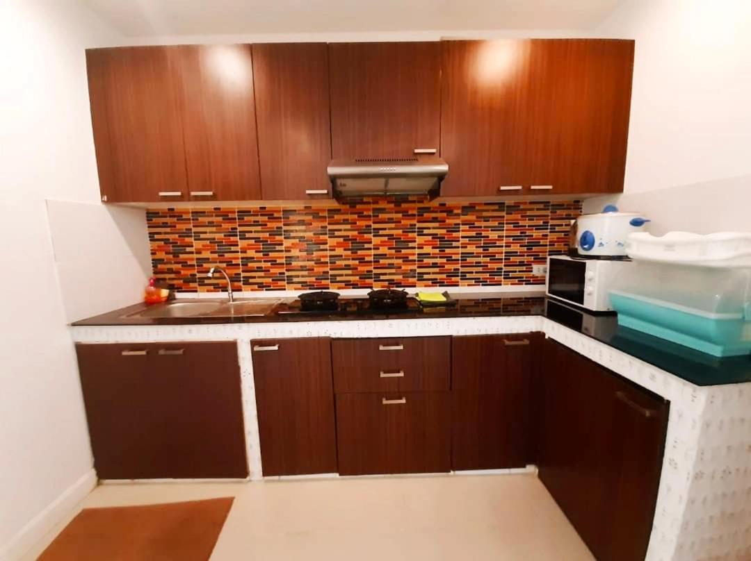 บ้านแฟมิลี่ ปาร์ตี้ พูลวิลล่า ใกล้เซเว่น 3ห้องนอน รองรับ 6-15 คน * Hua Hin