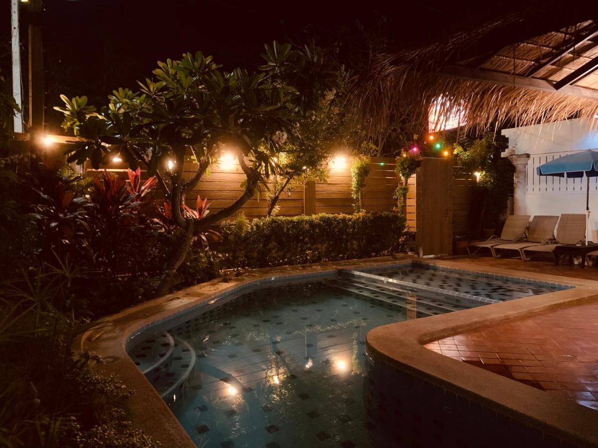 Btc Boutique Private Pool บ้านทะเลจีน บูติค Resort 4*