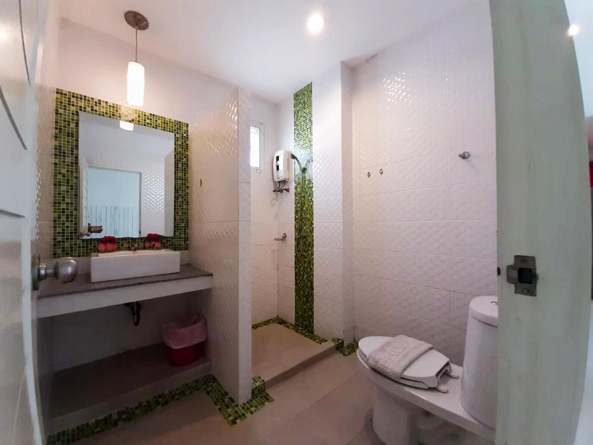 บ้านคริสติน่า พูลวิลล่า 3 ห้องนอน รองรับผู้เข้าพัก 8-15 คน