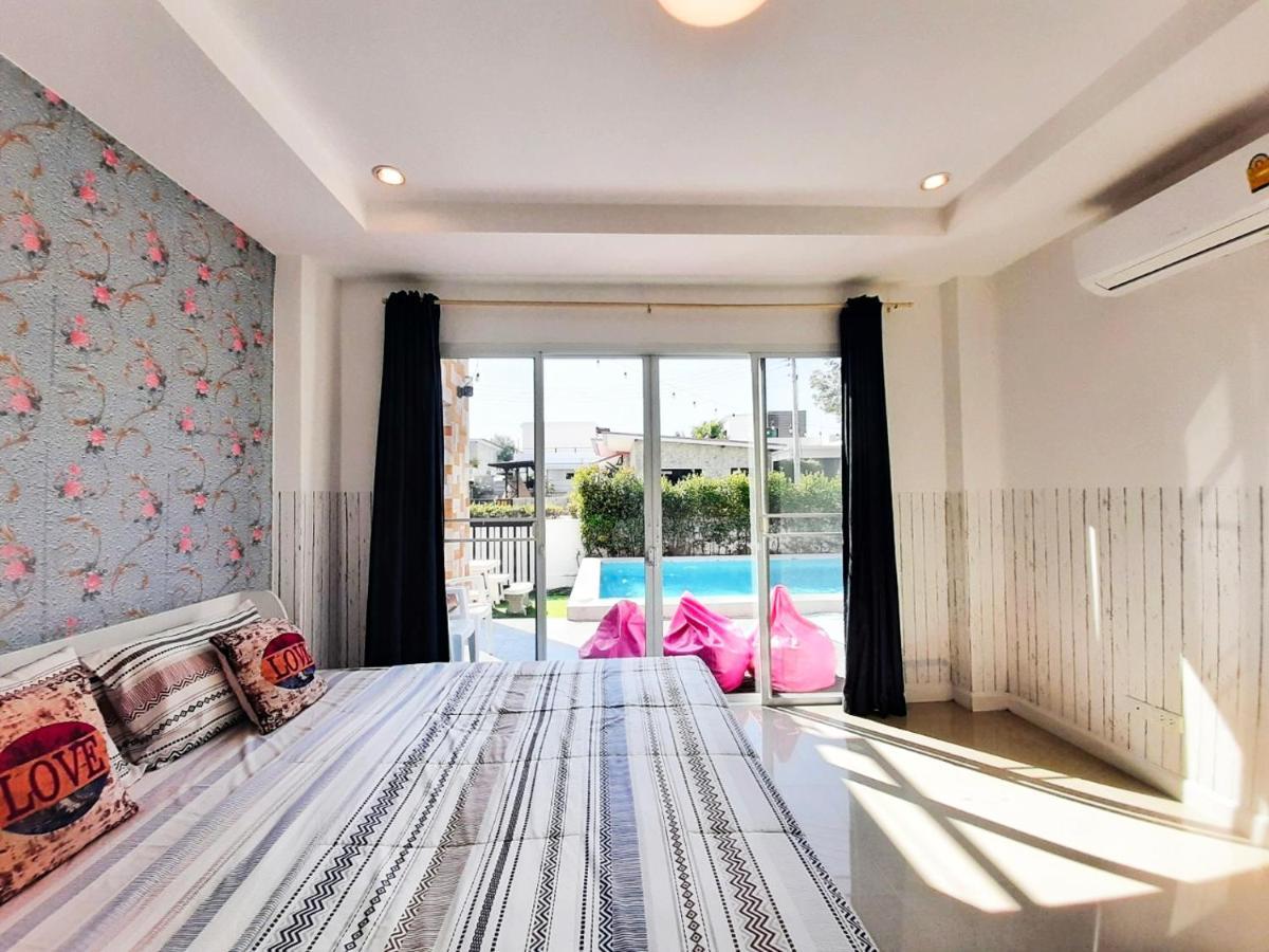 บ้านคริสติน่า พูลวิลล่า 3 ห้องนอน รองรับผู้เข้าพัก 8-15 คน Hua Hin