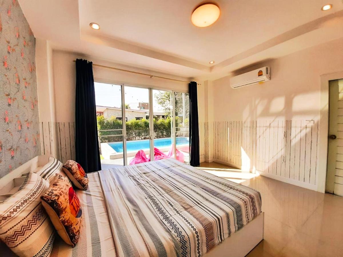 บ้านคริสติน่า พูลวิลล่า 3 ห้องนอน รองรับผู้เข้าพัก 8-15 คน * Hua Hin