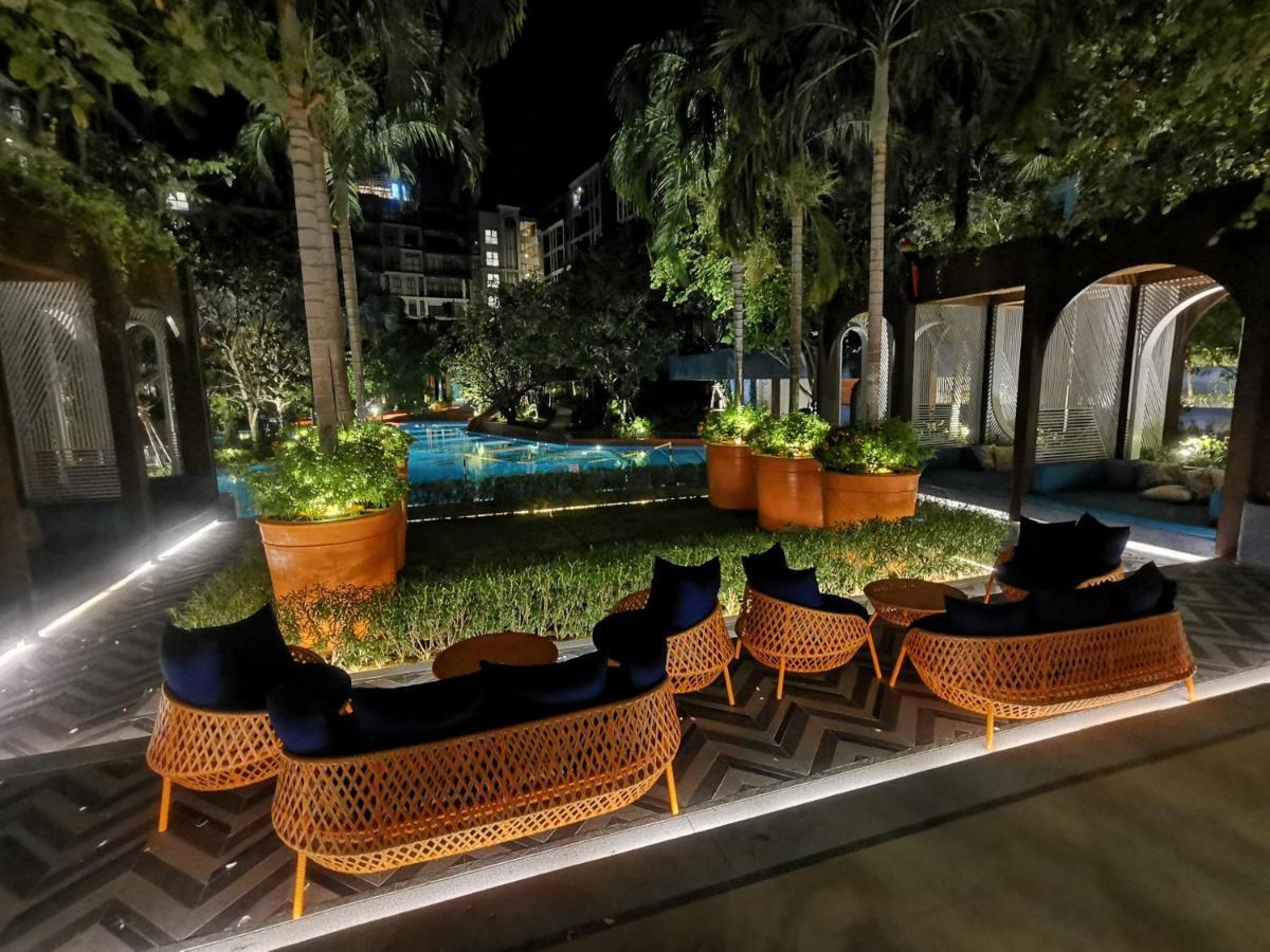 Cicada Bed Sea View Beachfront Apartment *