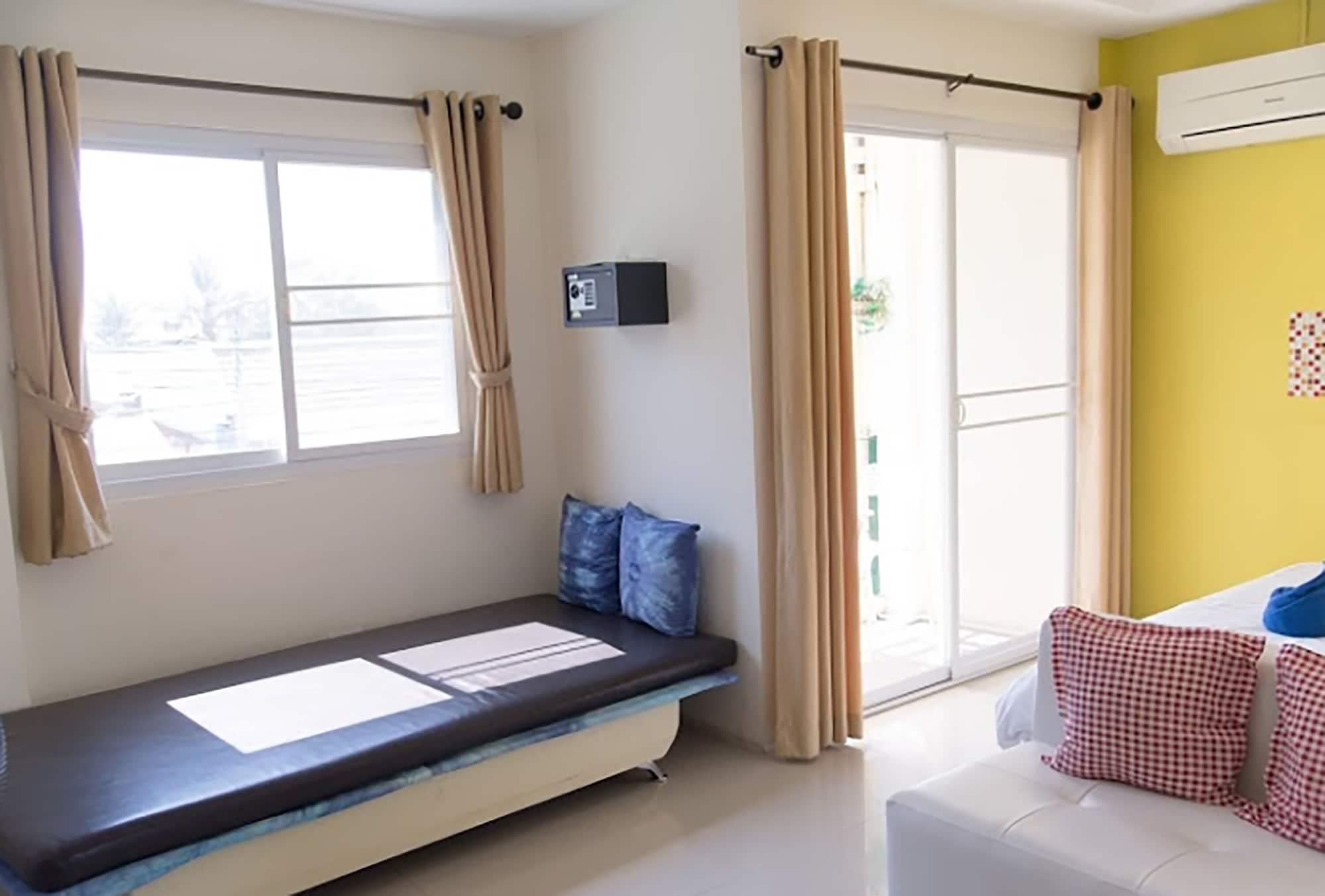Lotus Hotel 2*