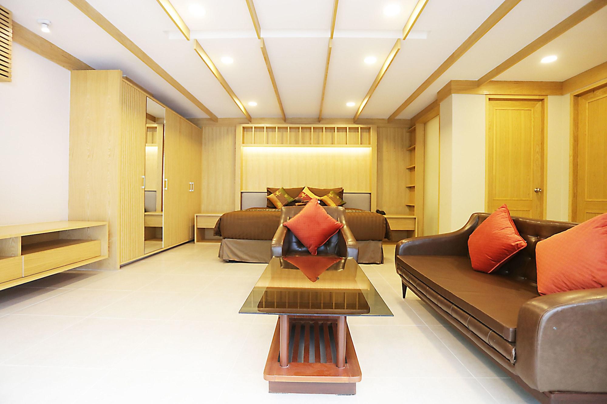 Hotel White 3*