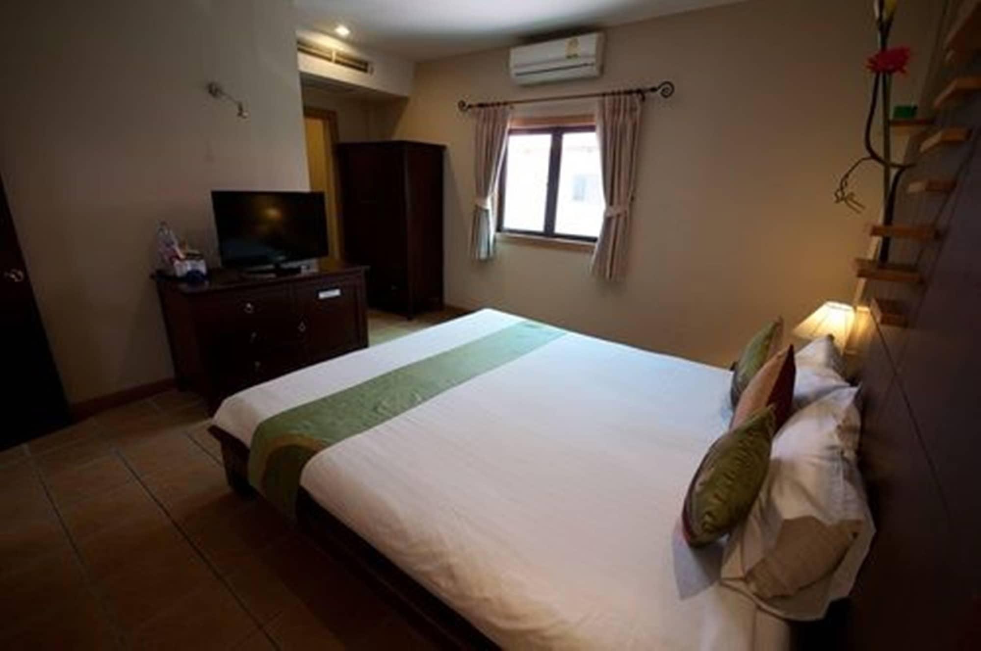White Hotel 3*