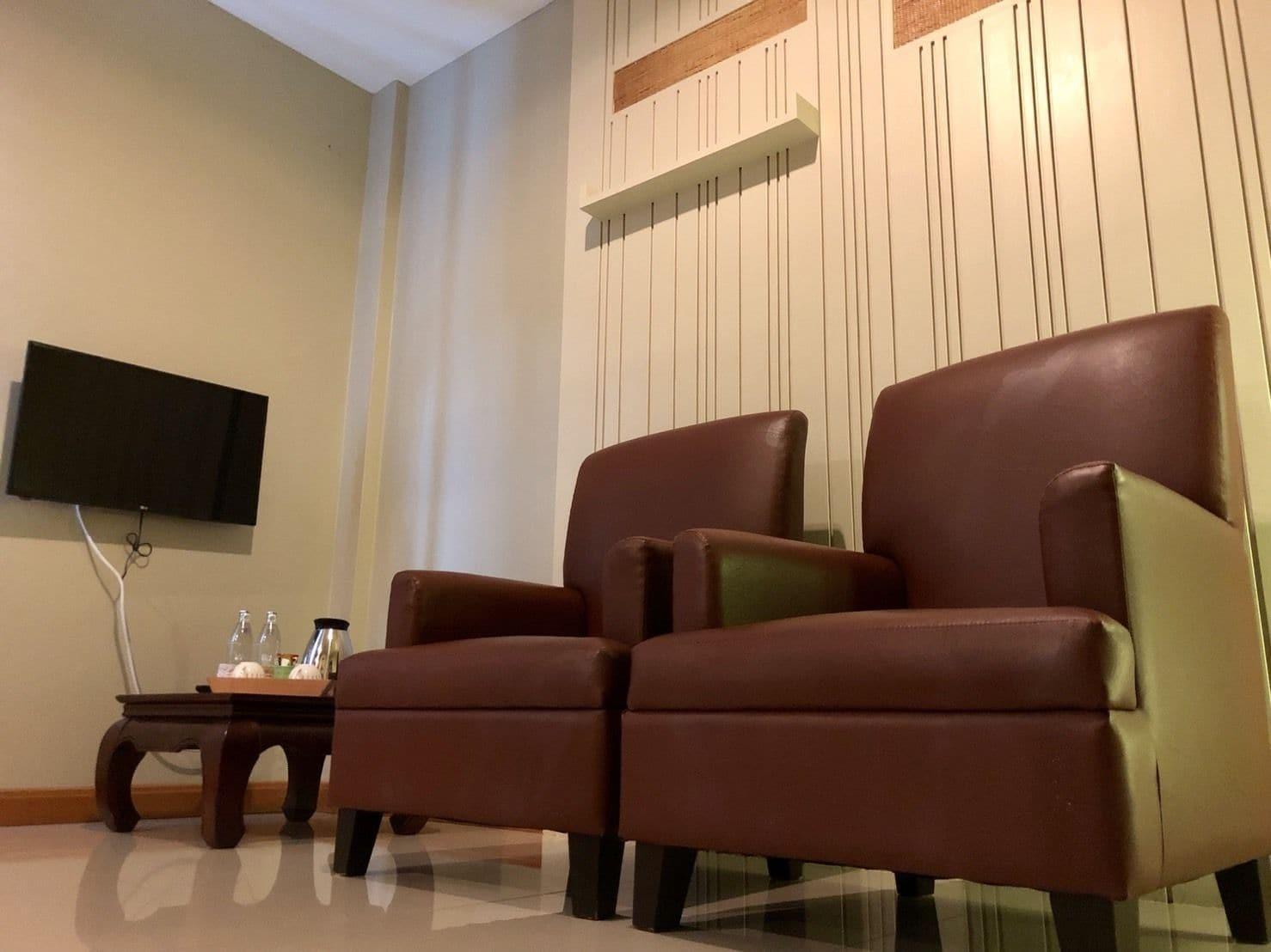 Hotel White