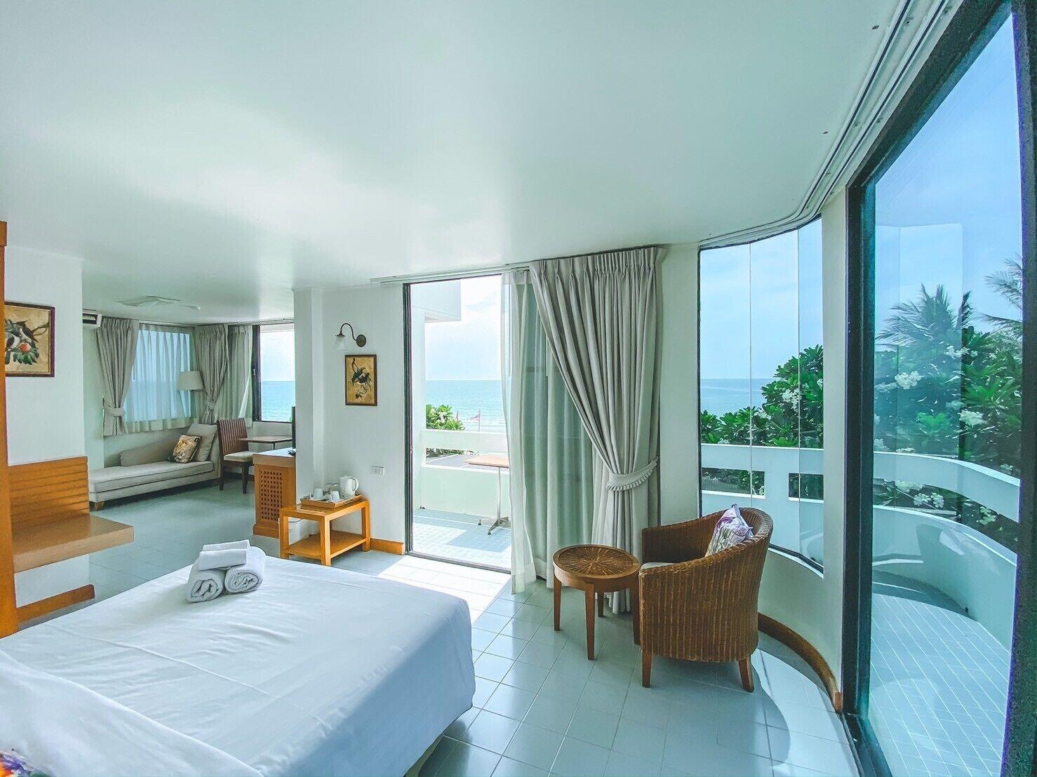 Nern Beachfront HHQ