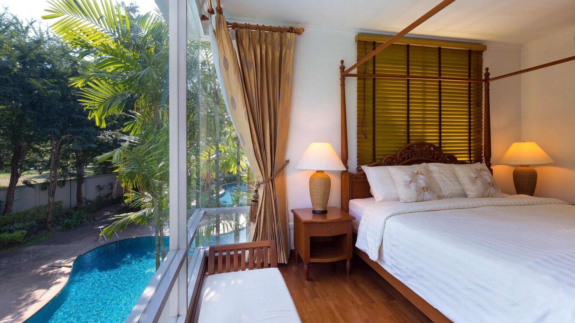 Căn hộ Baan Sanploen Beachfront *