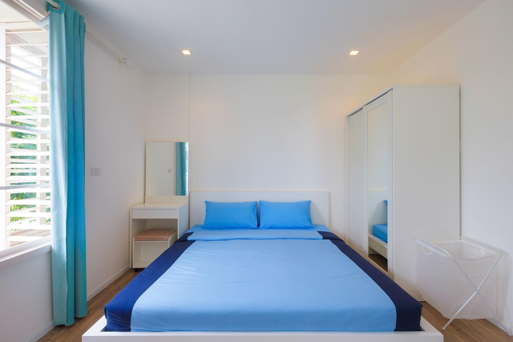 Summer Apartment