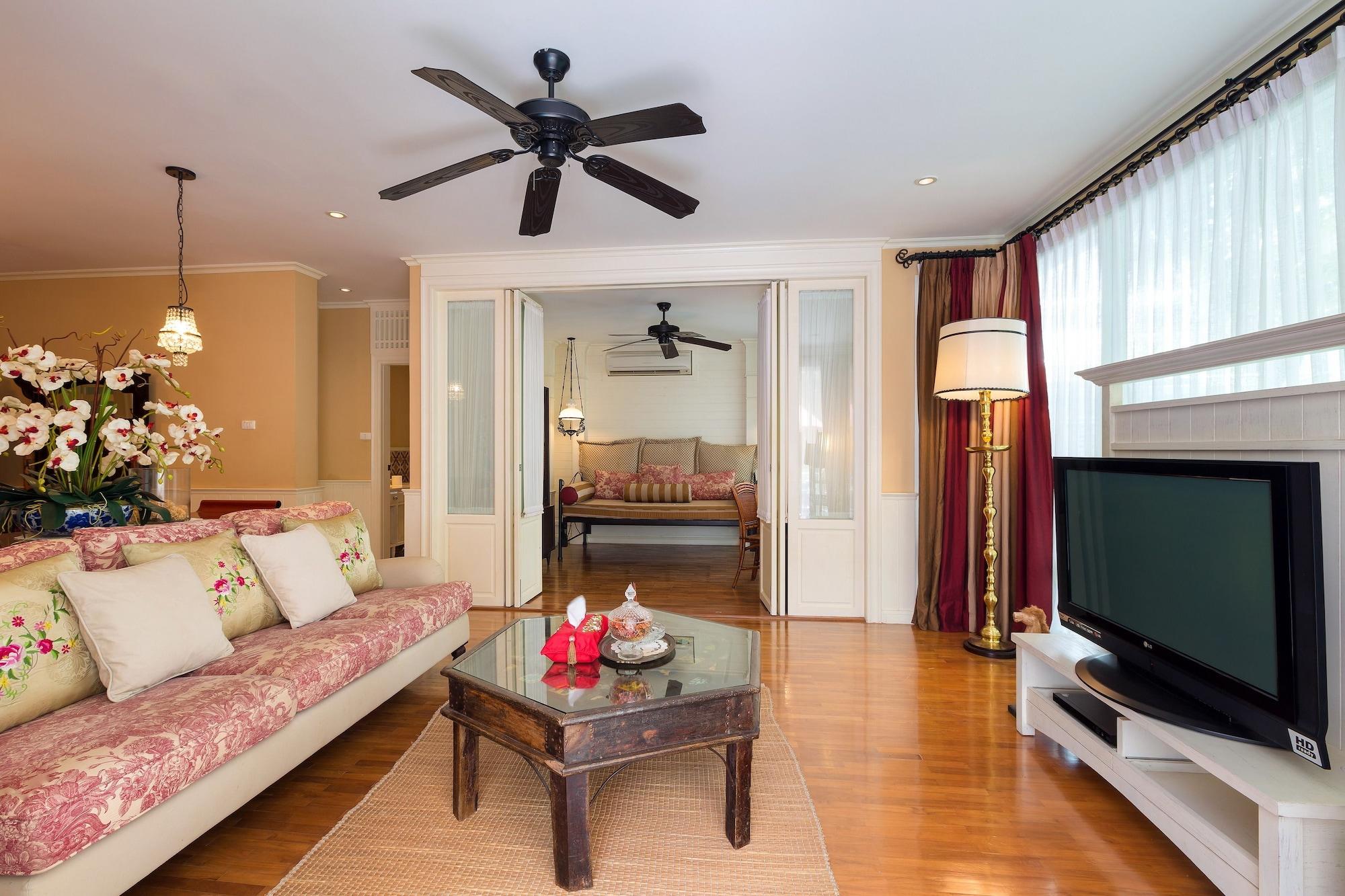 Căn hộ Baan Sanploen Beachfront Hua Hin