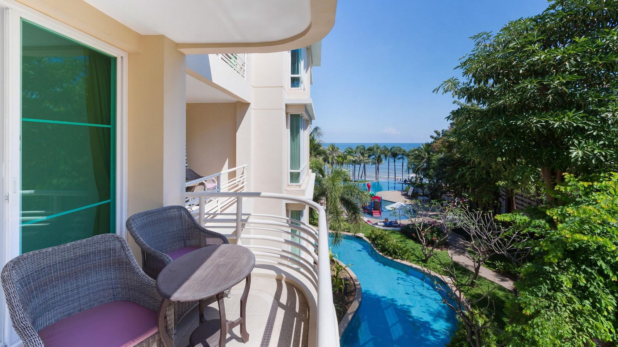 Căn hộ Baan Sanploen Beachfront