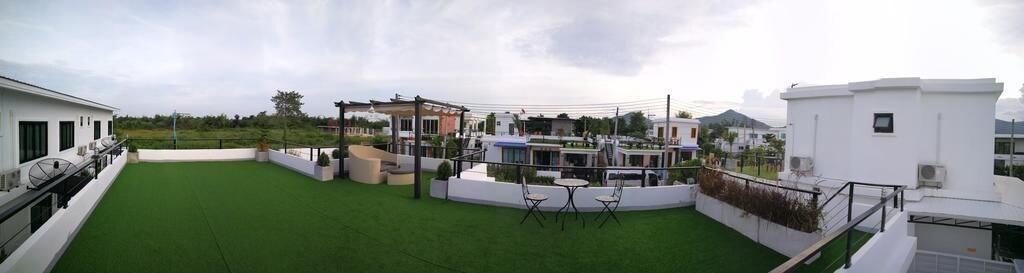 @chain Pool * Hua Hin