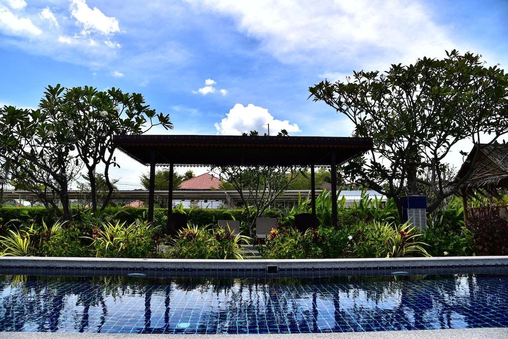 Thai House Resort