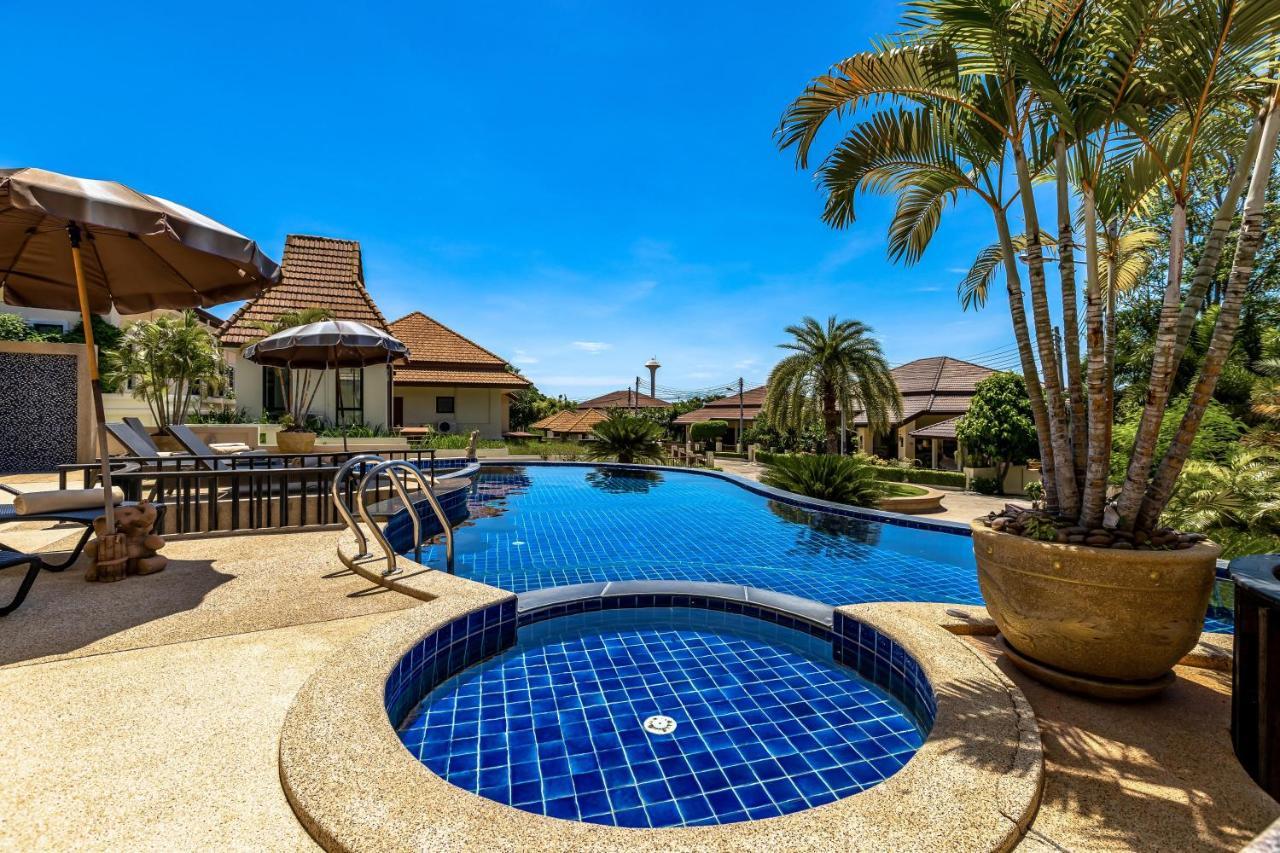 5 Bedroom Pool Close To Town H5