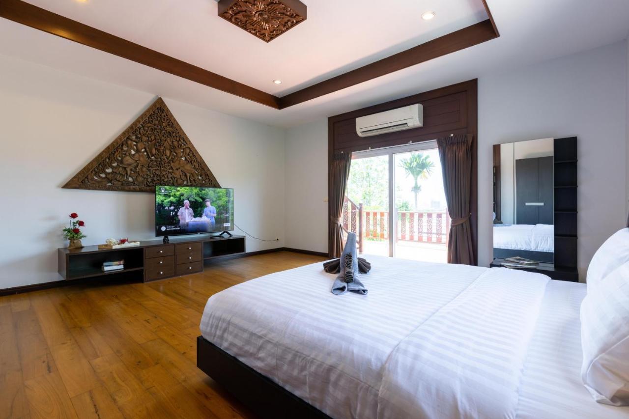 5 Bedroom Pool Close To Town H5 *