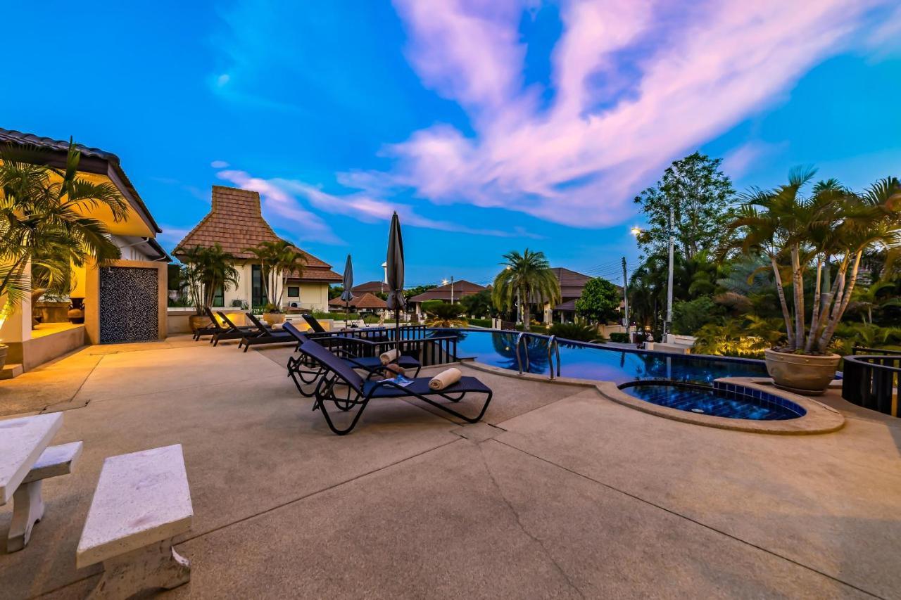 5 Bedroom Pool Close To Town H5 *