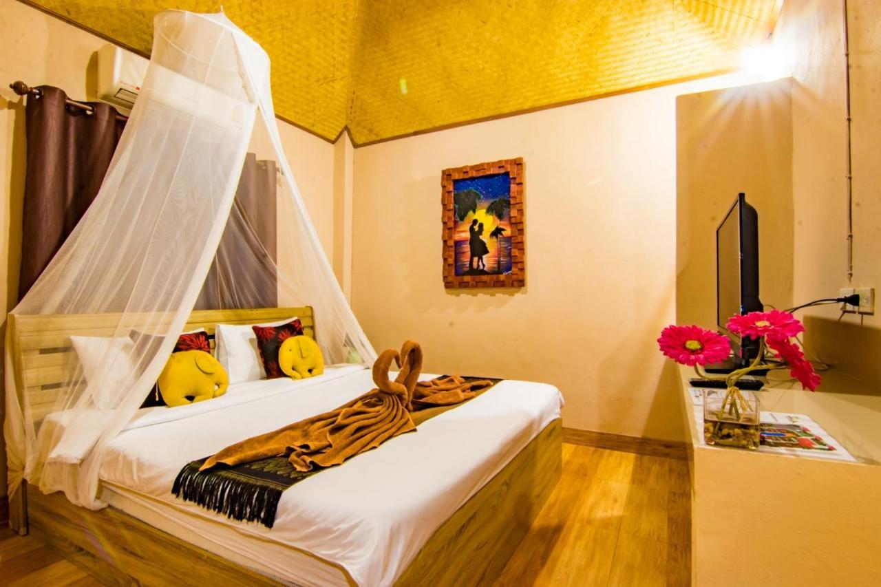 Hotel Panisara Pool Hua Hin