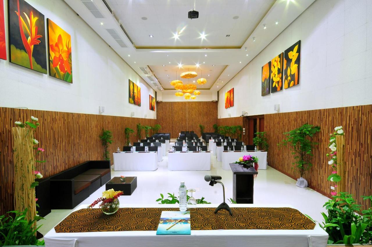 Dhevan Dara & - Pool Hua Hin