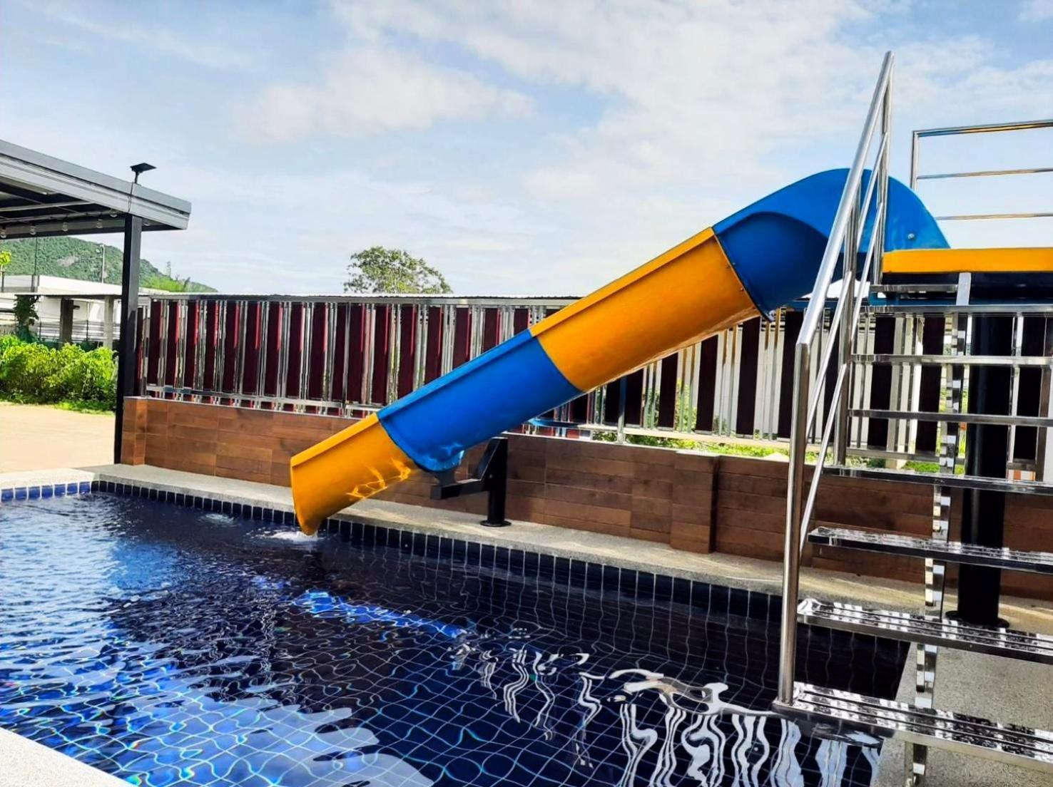 บ้านสไลเดอร์ พูลวิลล่า 4 ห้องนอน ปาร์ตี้ดังได้ Holiday home Hua Hin