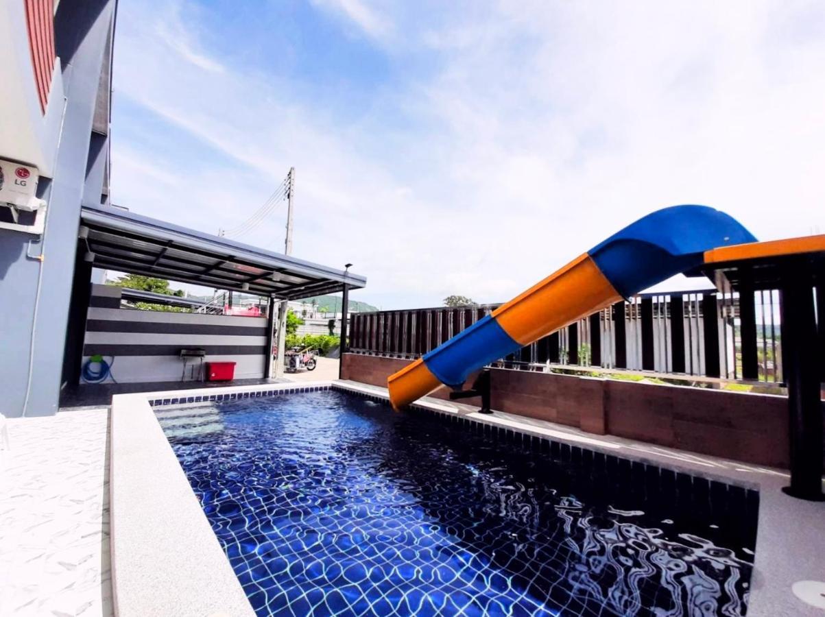 Holiday home บ้านสไลเดอร์ พูลวิลล่า 4 ห้องนอน ปาร์ตี้ดังได้ *