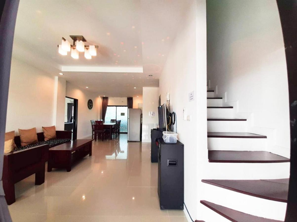 บ้านสไลเดอร์ พูลวิลล่า 4 ห้องนอน ปาร์ตี้ดังได้ Holiday home *