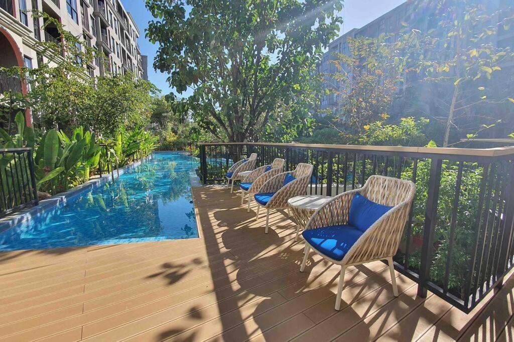 Apartment Designer's On Pool Floor @ La Habana *