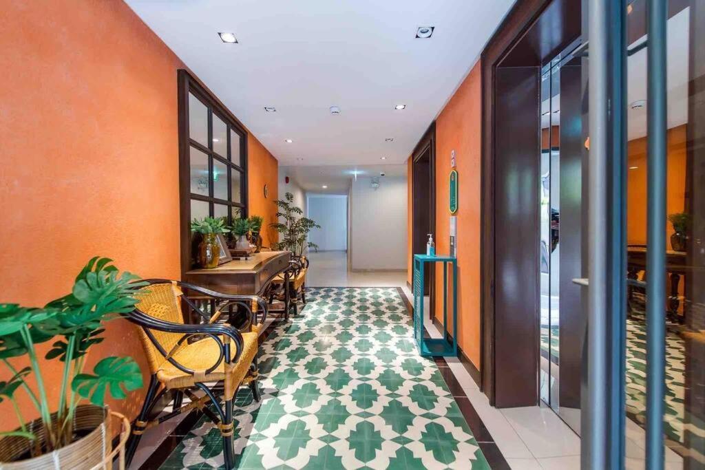 Apartment Designer's On Pool Floor @ La Habana *