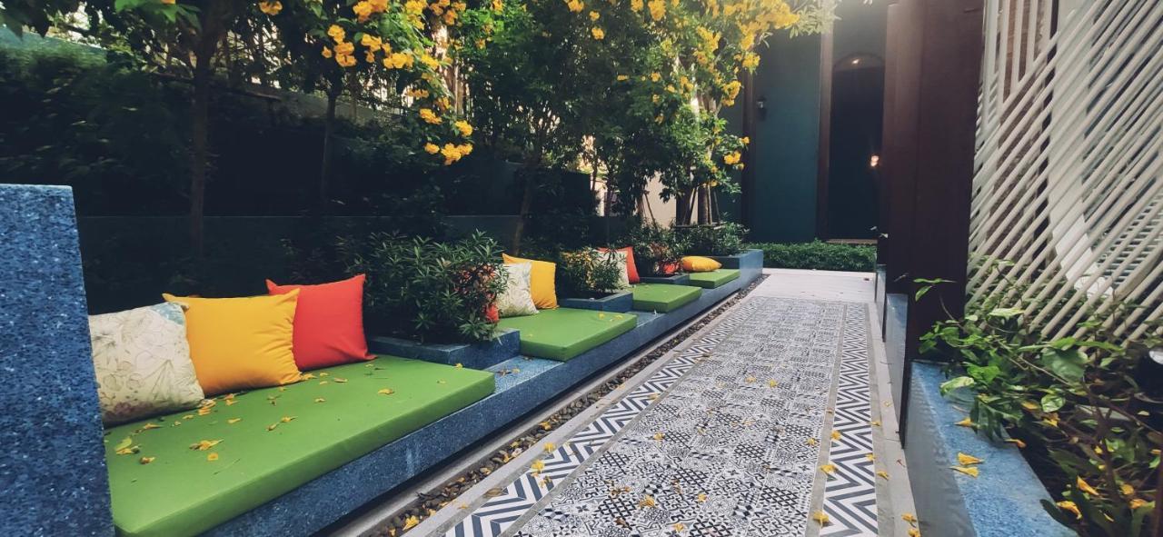 Lahabana Huahin: Location, 3-minute Walk To *