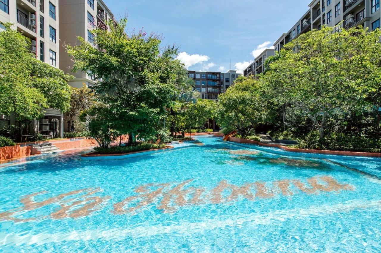 Apartment Designer's On Pool Floor @ La Habana *