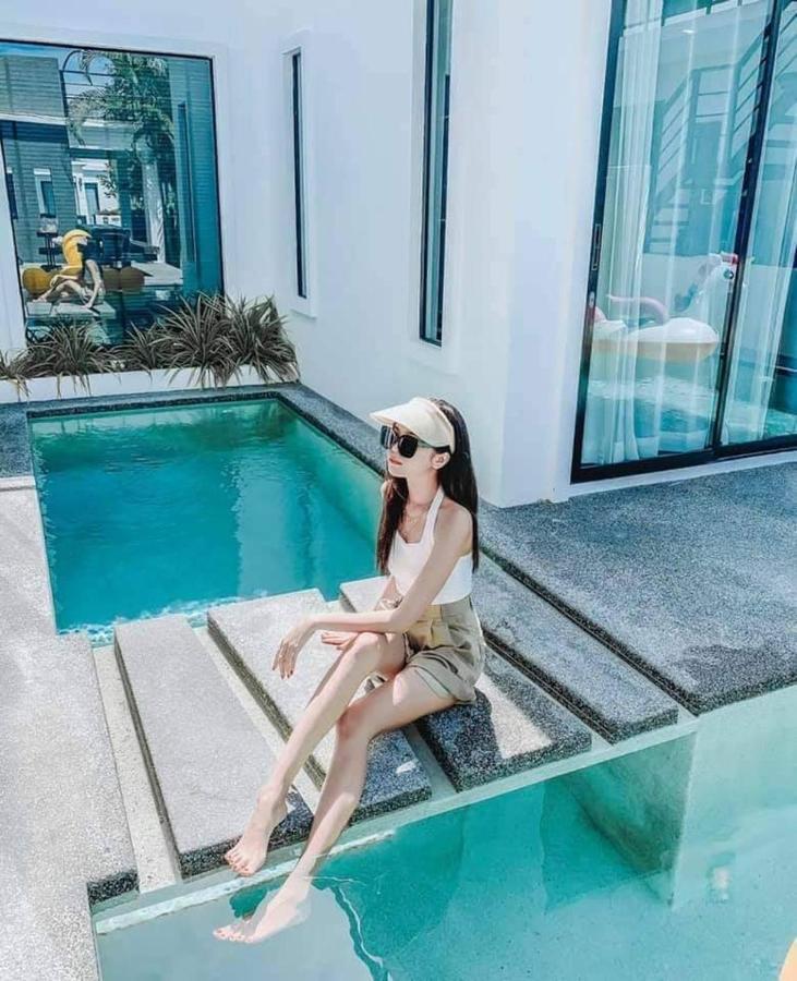 Spring Vintage Pool Villa