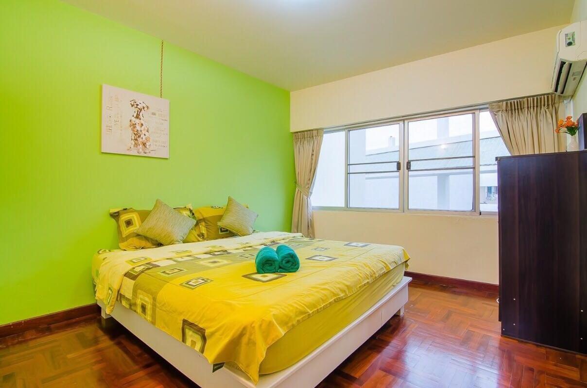 Baan Lao 3 Bedroom Town House Near The Sea *