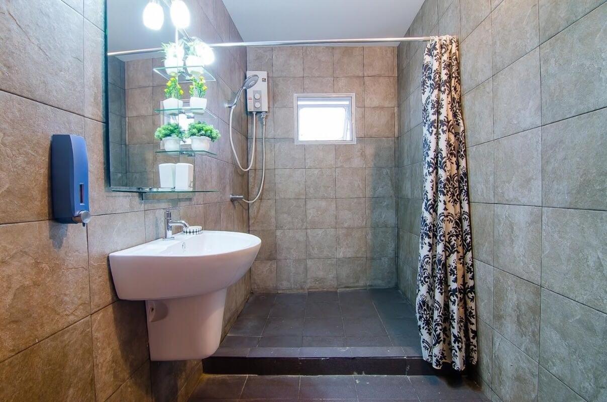 Baan Lao 3 Bedroom Town House Near The Sea Holiday home *
