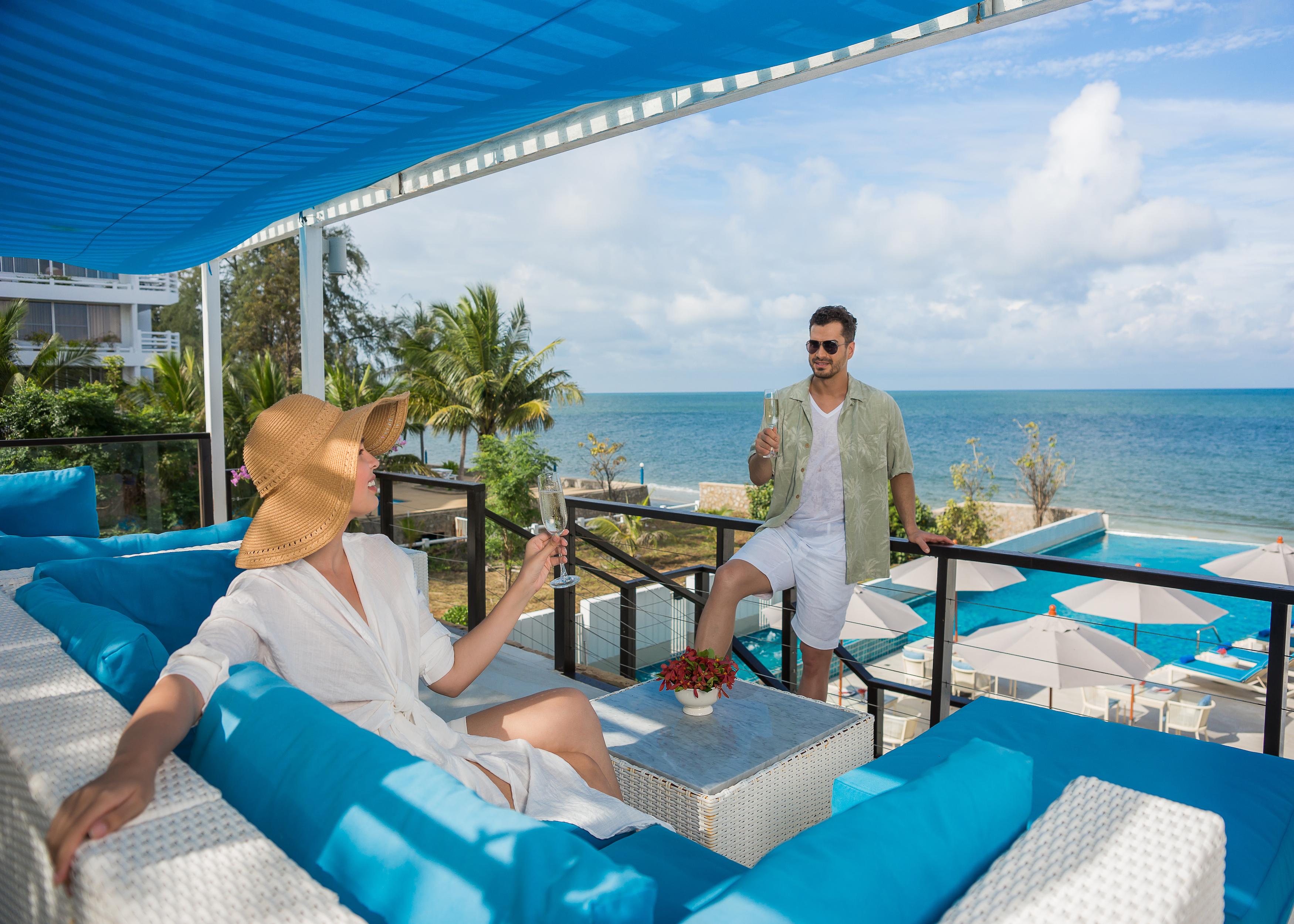 Resort The Rock Beachfront