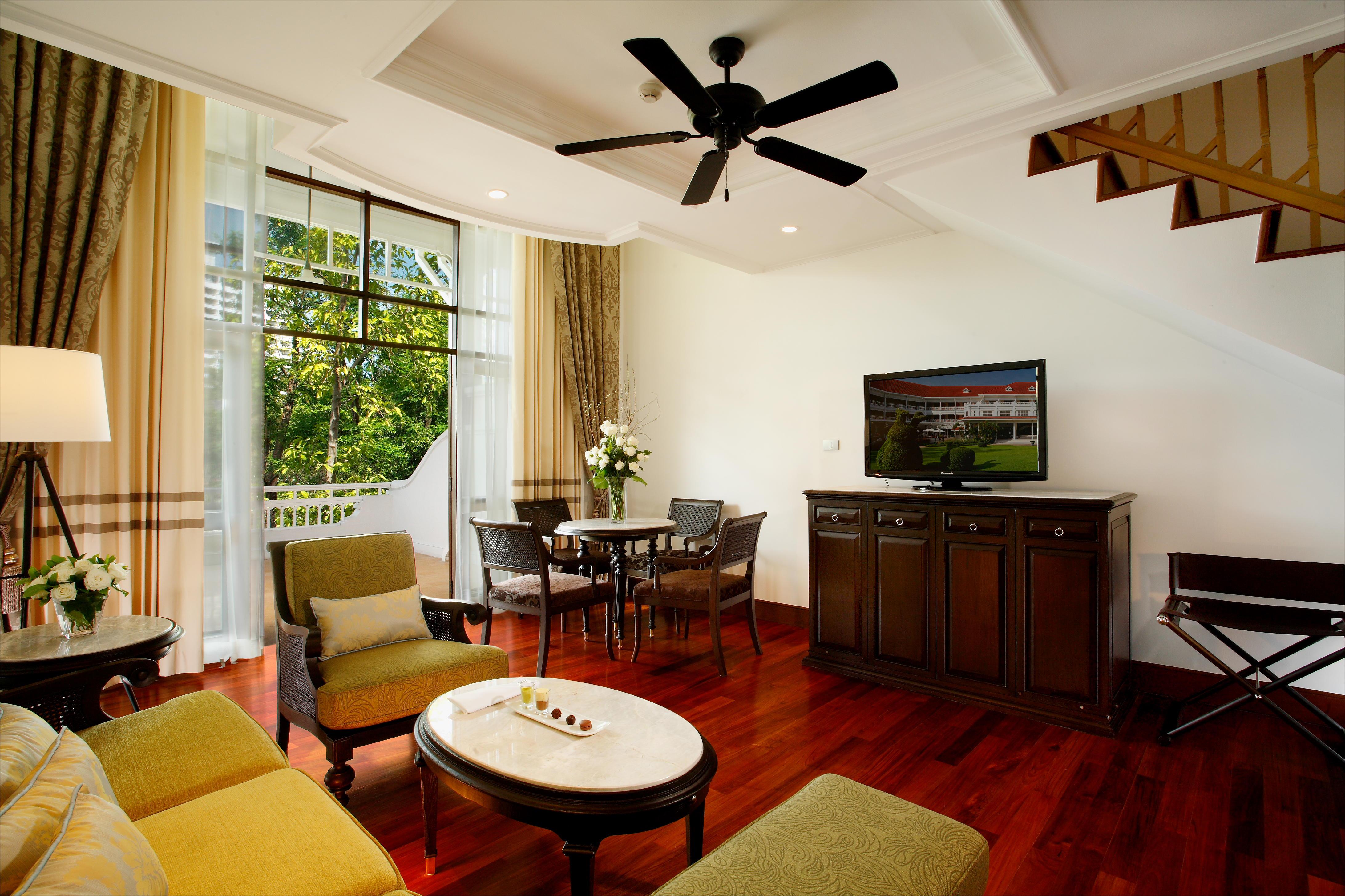 Centara Grand Beach &
