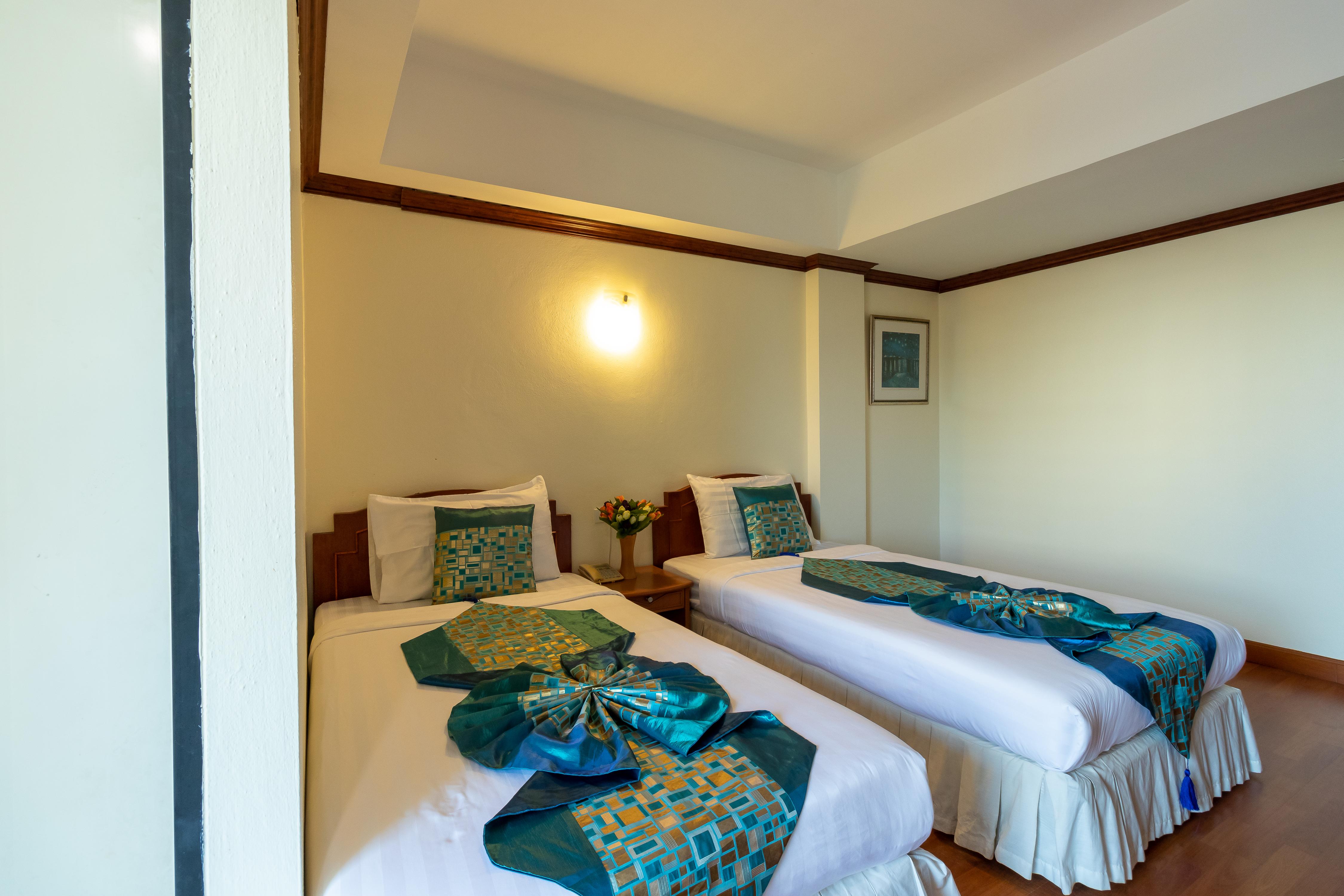 Chomsin ชมสินธุ์ Hotel HHQ