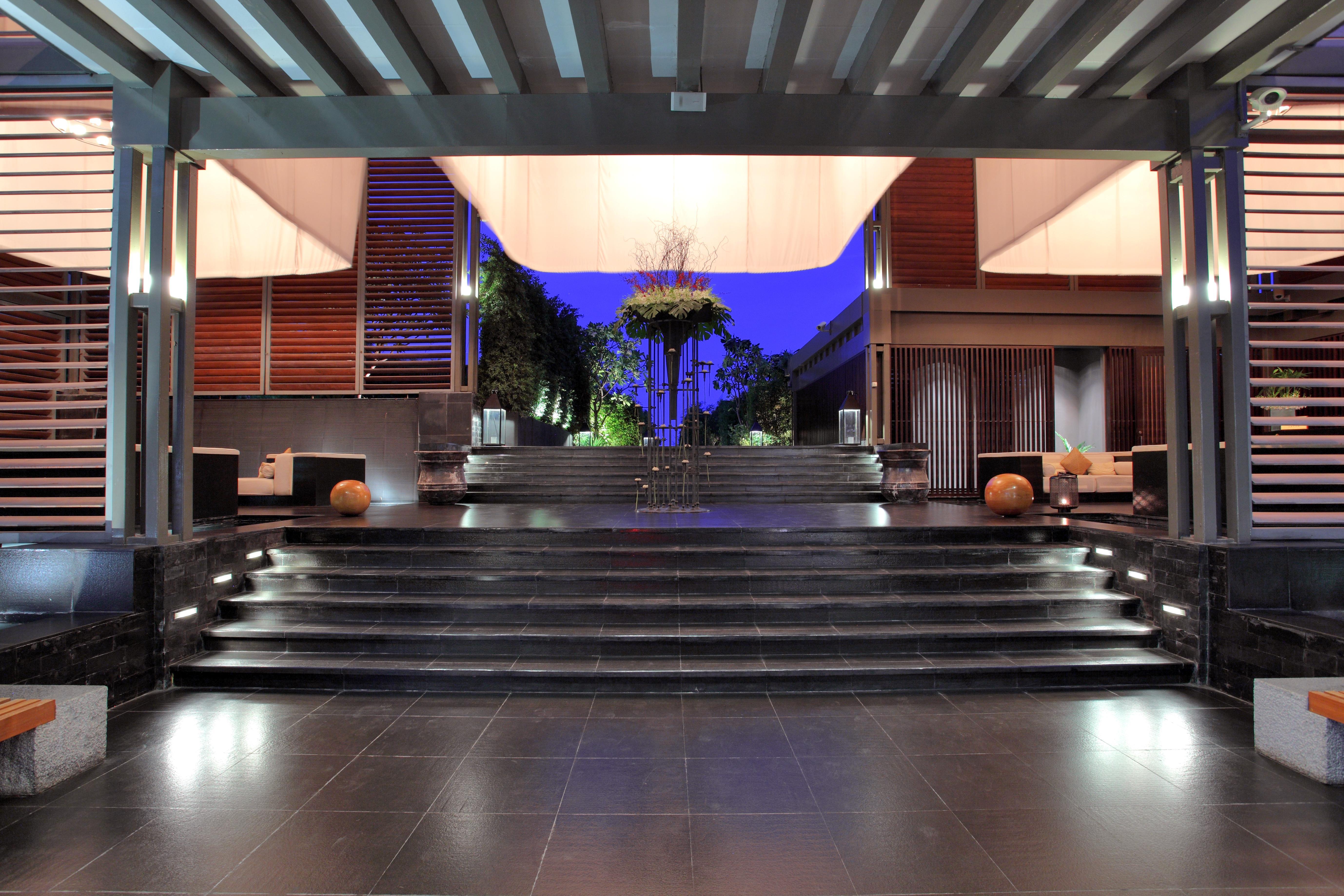 V - Mgallery Collection Hotel HHQ