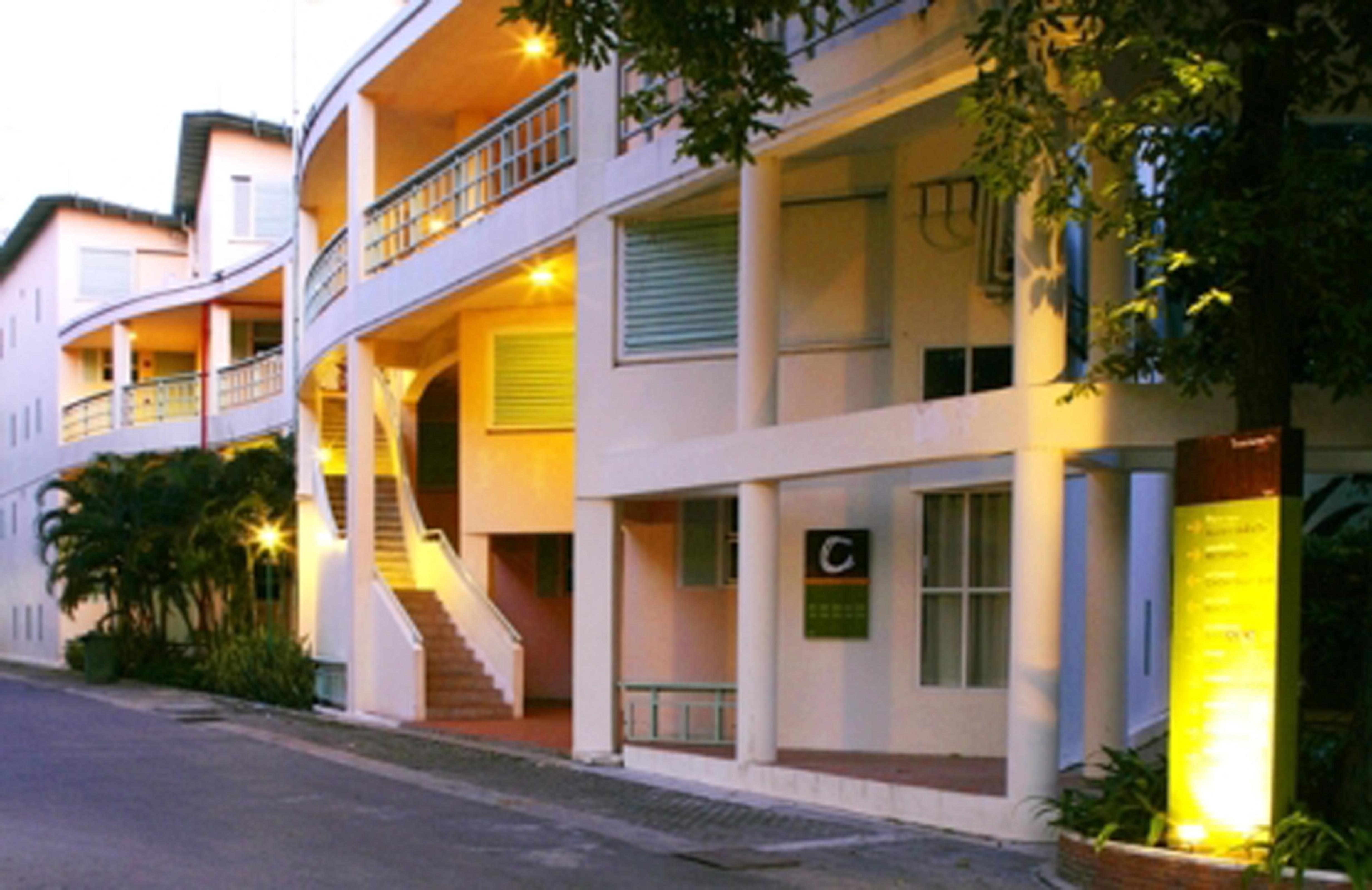 Chom View Hotel, HHQ