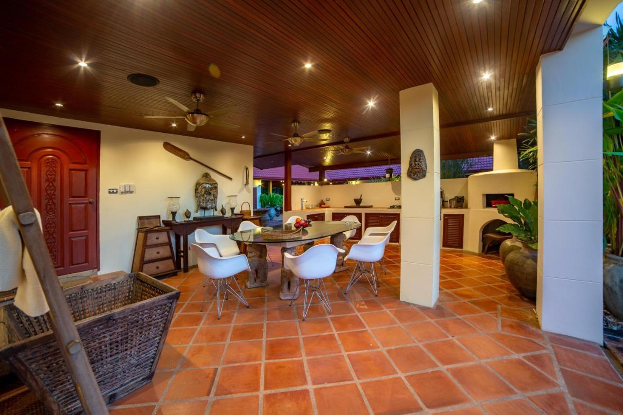 Tropical 6 Bedroom Sanctuary Holiday home *