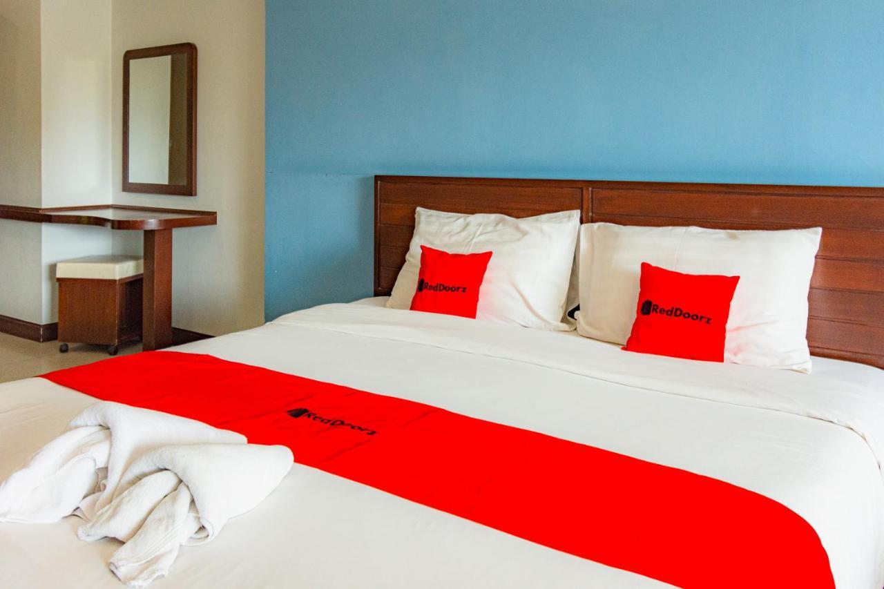 Hotel Reddoorz @ Dj 23 2*